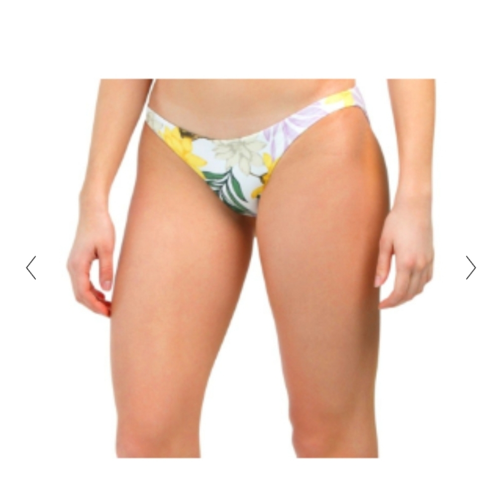 Vitamin A swim reversible Bottoms nwt